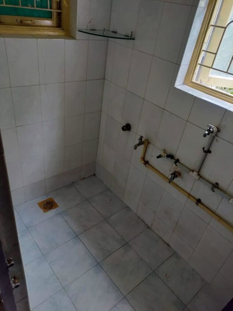 Bathroom, chandan nagar 1 RK 400 Sq.Ft. Apartment In Chandan Nagar Pune 10505567