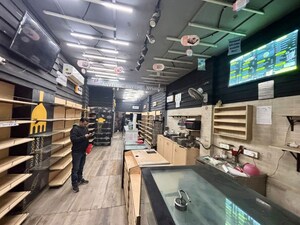  Shop For Rent in Laxmi Nagar