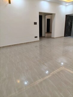 2.5 BHK + Pooja Room,Servant Room,Study Room,Extra Room,Store Room Villa For Rent in Sector 31