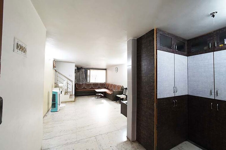 Living Room, ellis bridge 4 Bedroom 172 Sq.Yd. Apartment In Ellis Bridge Ahmedabad 10505580