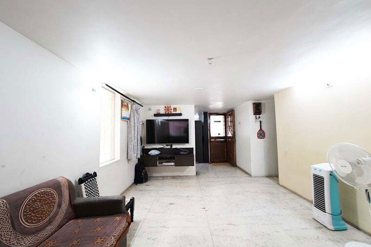 Living Room, ellis bridge 4 Bedroom 172 Sq.Yd. Apartment In Ellis Bridge Ahmedabad 10505580