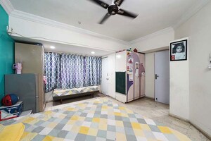 Bedroom in 4 BHK Apartment at Ellis Bridge – for Sale