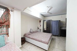 Bedroom in 4 BHK Apartment at Ellis Bridge – for Sale