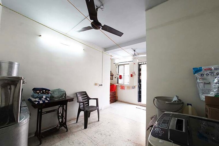 Living Room, ellis bridge 4 Bedroom 172 Sq.Yd. Apartment In Ellis Bridge Ahmedabad 10505580