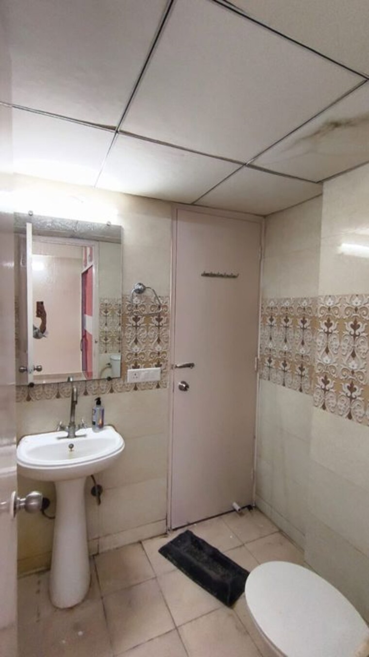 Bathroom, gaur-city-7th-avenue 3 Bedroom 1450 Sq.Ft. Apartment In Sector 4 Greater Noida Greater Noida 10505608