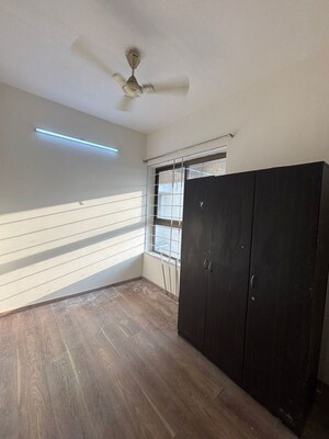 Room in 3 BHK Apartment at L&T Emerald Isle, Powai – for Sale