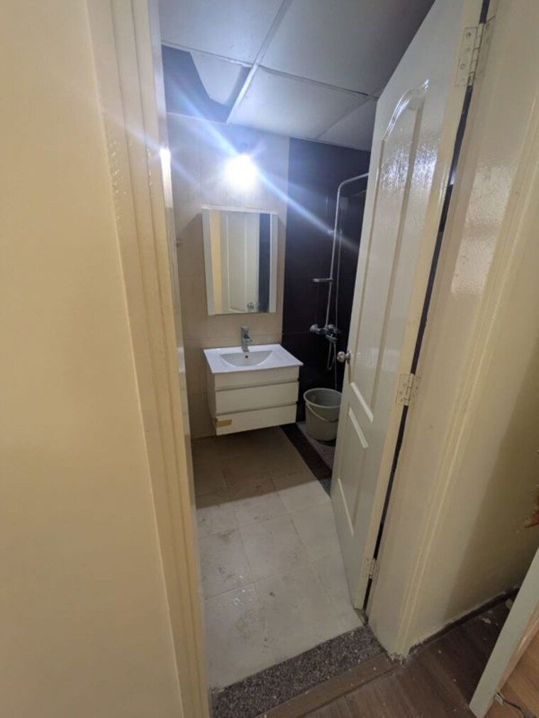 Bathroom, raheja-sampada 4 Bedroom 1850 Sq.Ft. Apartment In Sector 92 Gurgaon 10488431