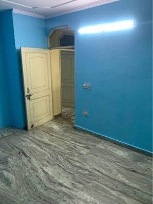 Room in 2 BHK Builder Floor at Laxmi Nagar – for Rent
