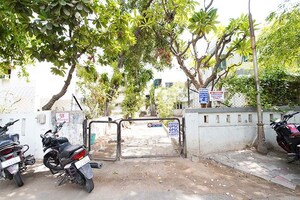 Parking in 2 BHK Independent House at Navrangpura – for Sale