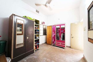 Parking in 2 BHK Independent House at Navrangpura – for Sale