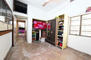 Parking in 2 BHK Independent House at Navrangpura – for Sale