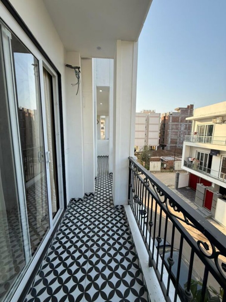 Balcony, lion-green-valley 3 Bedroom 1180 Sq.Ft. Builder Floor In Sohna Sector 35 Gurgaon 10505634