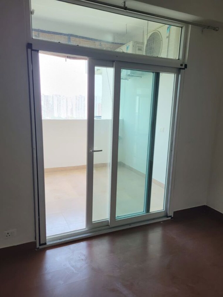 Room, arun vihar 4 Bedroom 450 Sq.Mt. Villa In Arun Vihar Noida 10505649