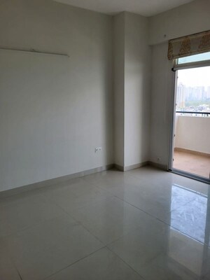 Room in 4 BHK Villa at Arun Vihar – for Rent