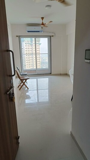 Room in 2 BHK Apartment at Ashar Axis, Majiwada – for Rent