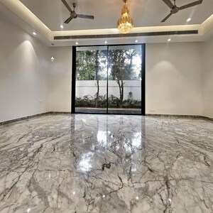 Room in 4 BHK Builder Floor at Sector 23 – for Sale