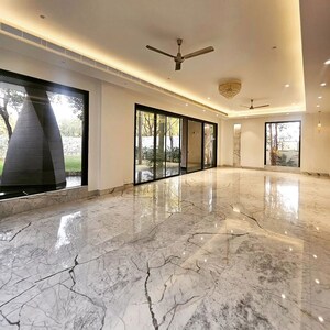 Room in 4 BHK Builder Floor at Sector 23 – for Sale
