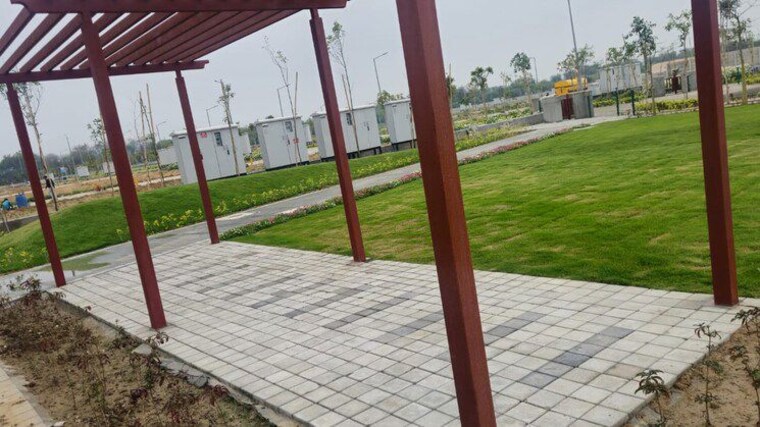 Balcony, lion-green-valley 3 Bedroom 1200 Sq.Ft. Builder Floor In Sohna Sector 35 Gurgaon 10505520
