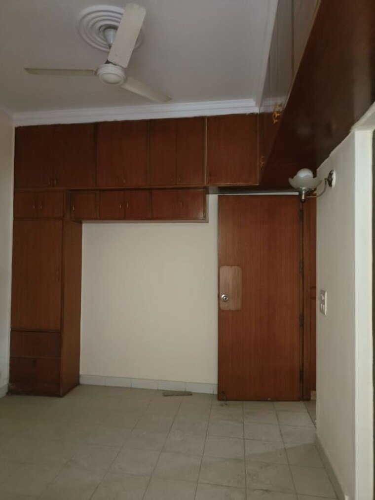 Room, sector 12 dwarka 3 Bedroom 1580 Sq.Ft. Apartment In Sector 12 Dwarka Delhi 10505669