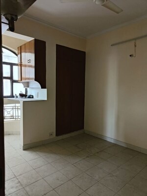 Room in 3 BHK Apartment at Sector 12 Dwarka – for Rent