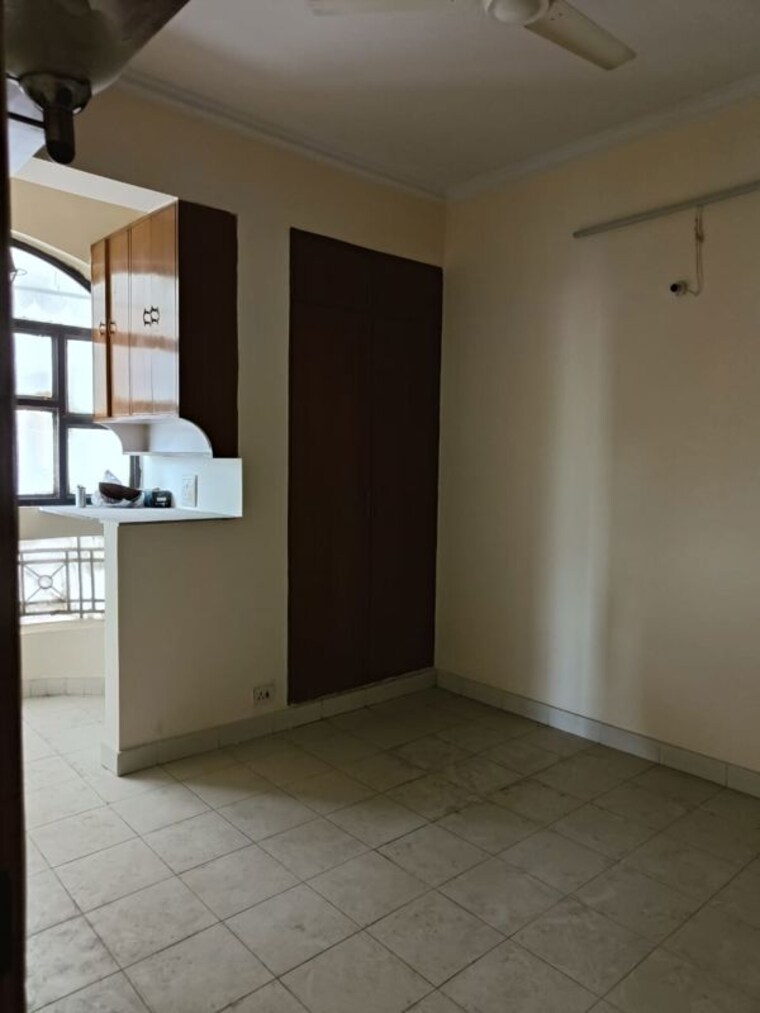 Room, sector 12 dwarka 3 Bedroom 1580 Sq.Ft. Apartment In Sector 12 Dwarka Delhi 10505669
