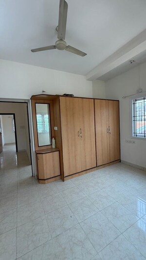 Room in 2.5 BHK Apartment at Alpine Homes, Kammanahalli – for Rent