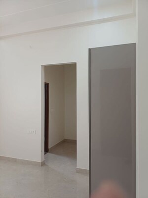 Room in 3.5 BHK Villa at Gomti Nagar – for Rent