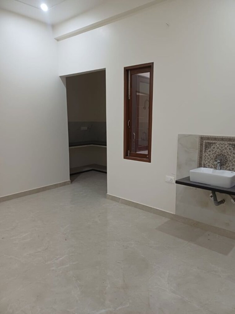 Room, gomti nagar 3.5 Bedroom 4400 Sq.Ft. Villa In Gomti Nagar Lucknow 10505693