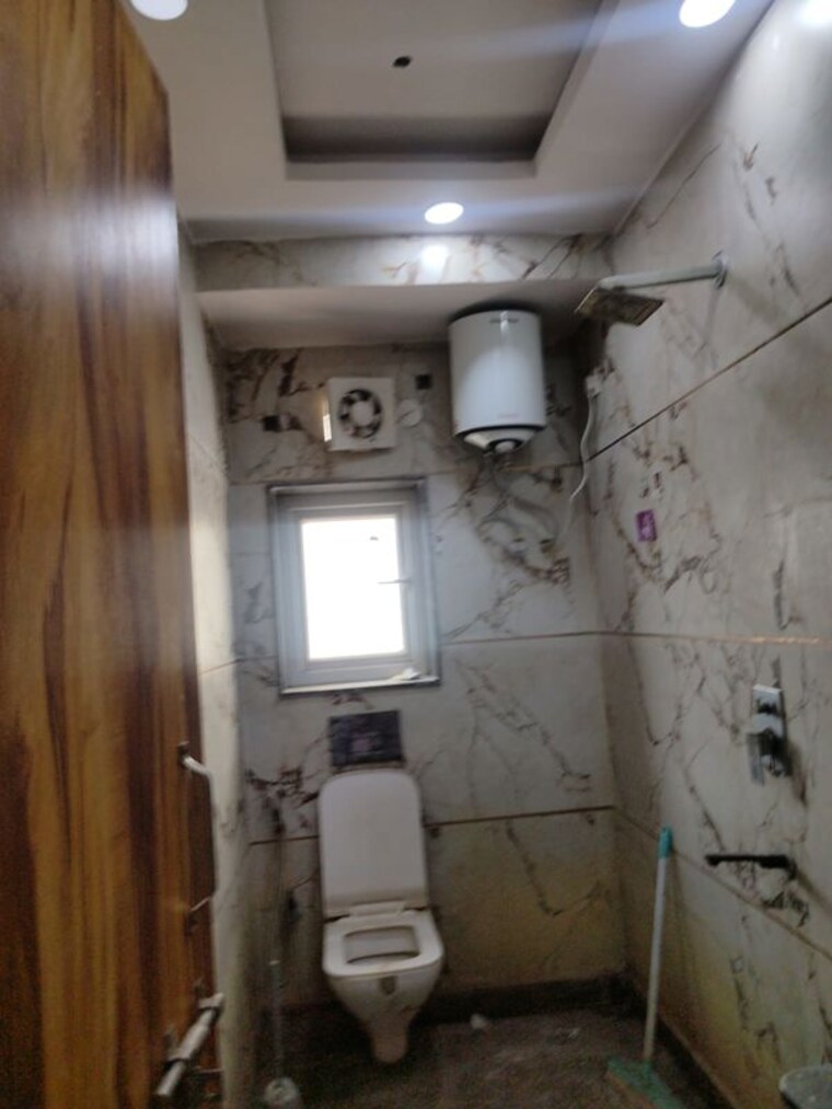 Bathroom, dlf-capital-greens-phase-i-and-ii Studio 370 Sq.Ft. Apartment In Moti Nagar Delhi 10505704