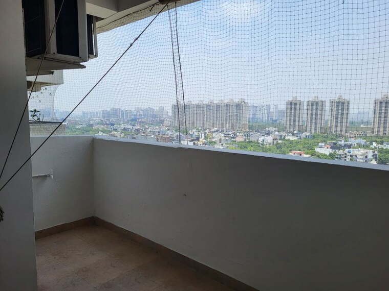 Balcony, sector 46 6+ Bedroom 450 Sq.Mt. Villa In Sector 46 Noida 10505692