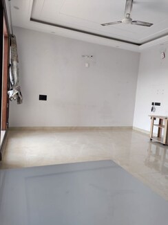 2 BHK + Pooja Room,Servant Room Builder Floor For Rent in Aerocity