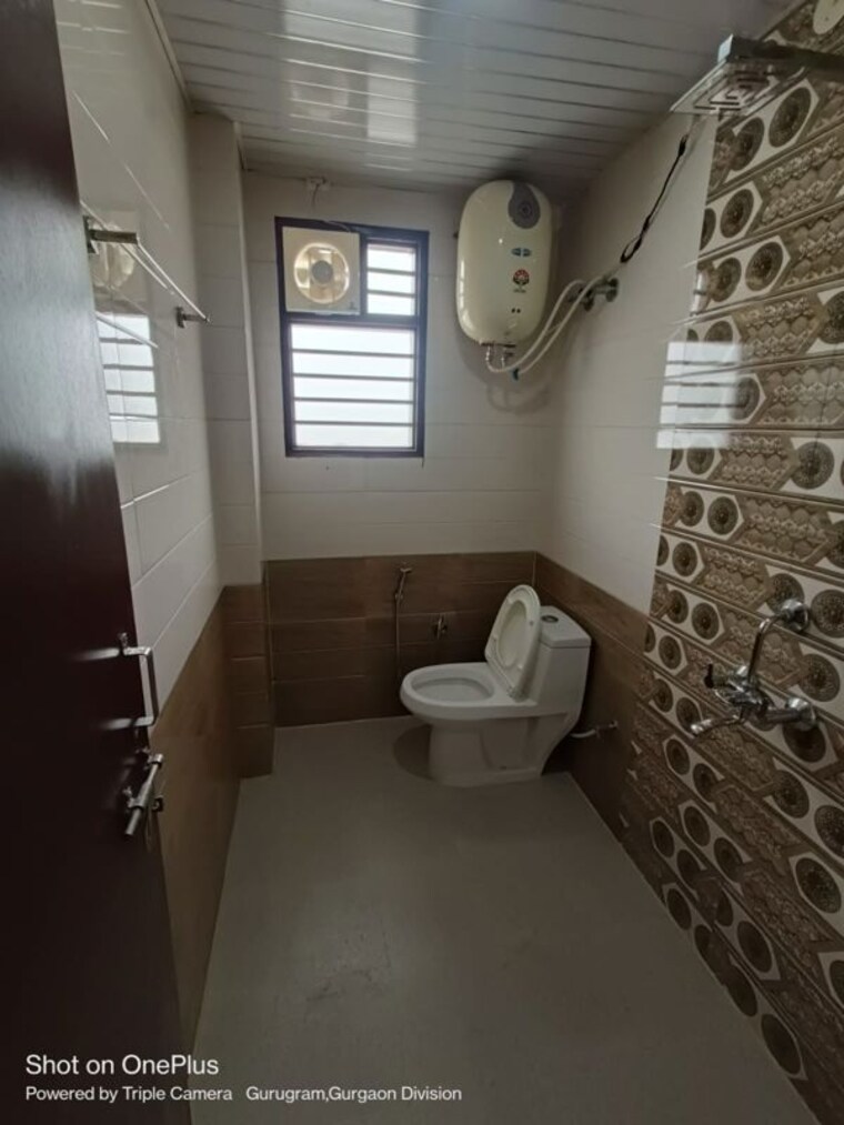 Bathroom, ansal-plaza-gurgaon 3 Bedroom 1250 Sq.Ft. Builder Floor In Palam Vihar Gurgaon 10505763