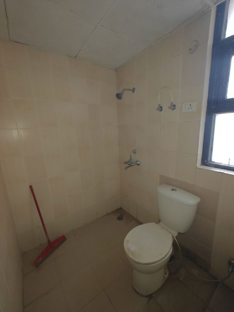 Bathroom, jaipurias-sunrise-greens-zirakpur 2 Bedroom 1750 Sq.Ft. Apartment In Vip Road Zirakpur 10505776
