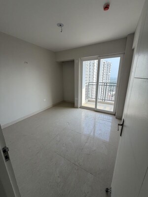 3 BHK Apartment For Rent in Eldeco Live By The Greens, Sector 150