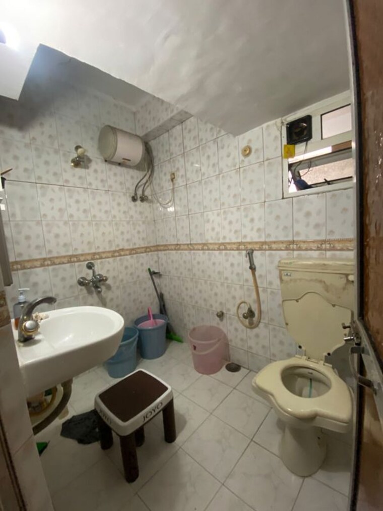 Bathroom, hiranandani-princeton-chs 1 Bedroom 550 Sq.Ft. Apartment In Powai Mumbai 10505822