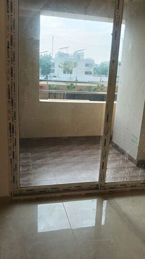 Room in 2 BHK Apartment at Terraza Greens, Mansarovar – for Rent
