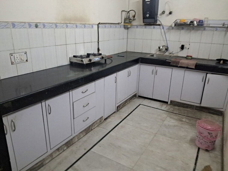 Kitchen, rwa-apartments-sector-50 2 Bedroom 162 Sq.Mt. Builder Floor In Sector 50 Noida 10505858