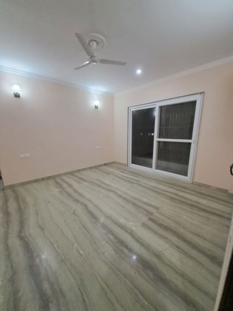 Room, chittaranjan park 3 Bedroom 260 Sq.Yd. Builder Floor In Chittaranjan Park Delhi 10505839