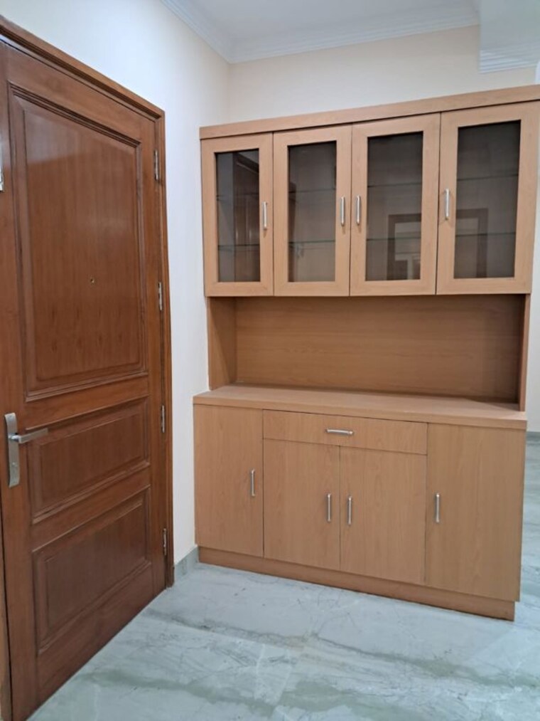 Room, chittaranjan park 3 Bedroom 260 Sq.Yd. Builder Floor In Chittaranjan Park Delhi 10505839