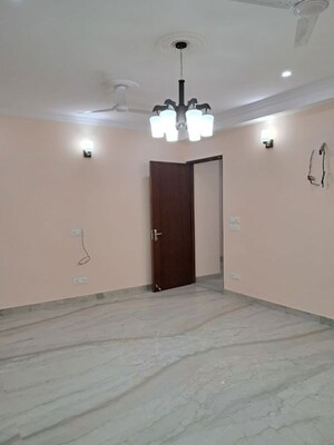 Room in 3 BHK Builder Floor at Chittaranjan Park – for Sale