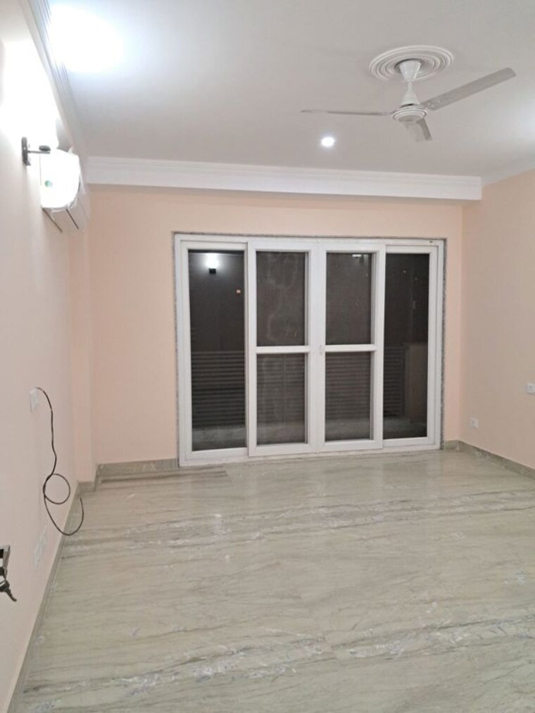 Room, chittaranjan park 3 Bedroom 260 Sq.Yd. Builder Floor In Chittaranjan Park Delhi 10505839