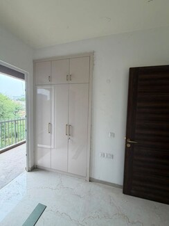 3.5 BHK + Servant Room Apartment For Rent in Smart World Orchard
