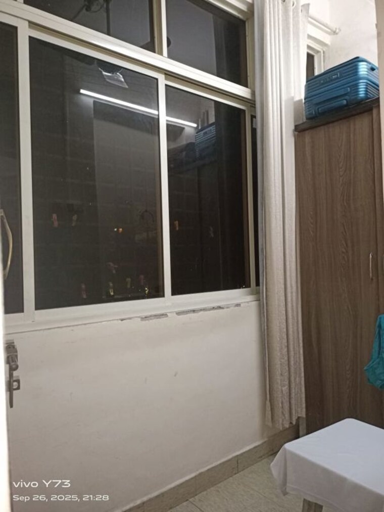 Room, bandra west 1 Bedroom 500 Sq.Ft. Apartment In Bandra West Mumbai 10505874