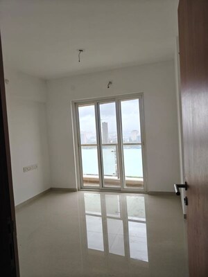 Room in 2 BHK Apartment at Dosti Group Imperia, Manpada – for Sale
