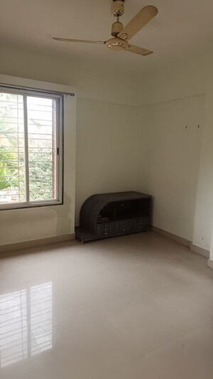 Room in 3 BHK Apartment at Parvati Industrial Estate – for Rent