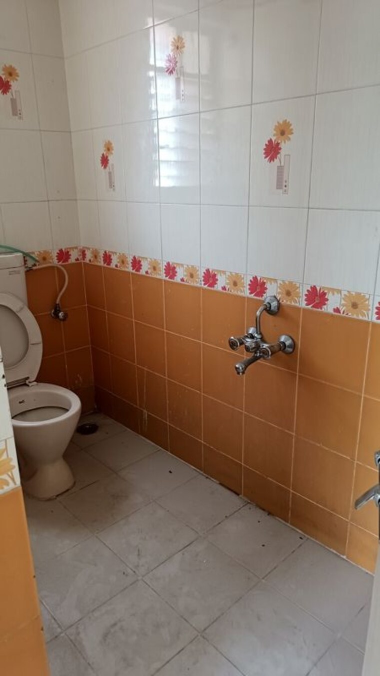 Bathroom, parvati industrial estate 3 Bedroom 1200 Sq.Ft. Apartment In Parvati Industrial Estate Pune 10505896