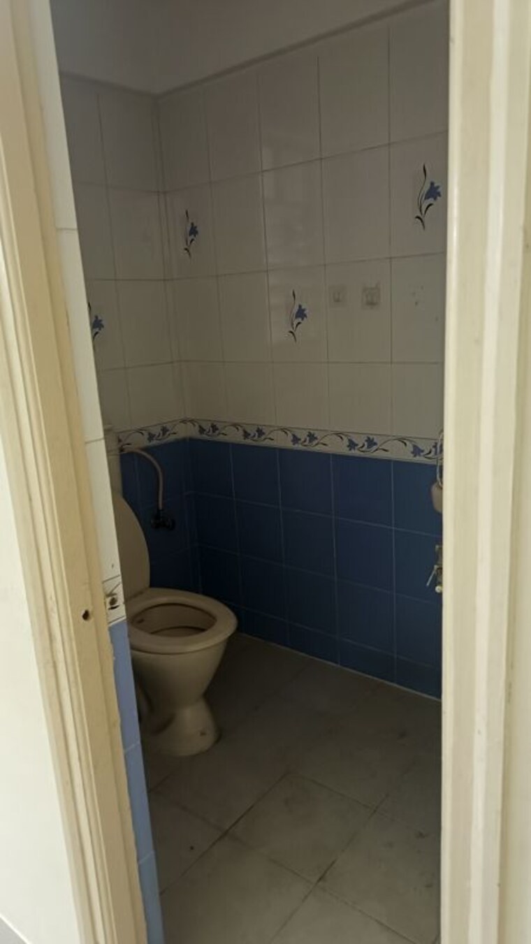 Bathroom, parvati industrial estate 3 Bedroom 1200 Sq.Ft. Apartment In Parvati Industrial Estate Pune 10505896