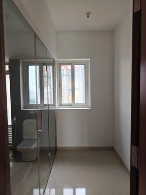 Room in 3 BHK Apartment at Dosti Group Imperia, Manpada – for Sale