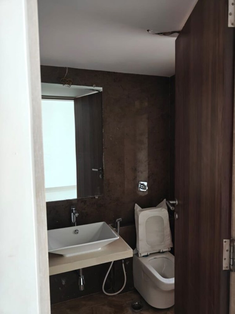 Bathroom, dosti-group-imperia 5 Bedroom 1853 Sq.Ft. Apartment In Manpada Thane 10505956