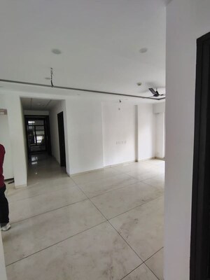 Room in 3 BHK Apartment at Rishita Manhattan, Gomti Nagar – for Rent